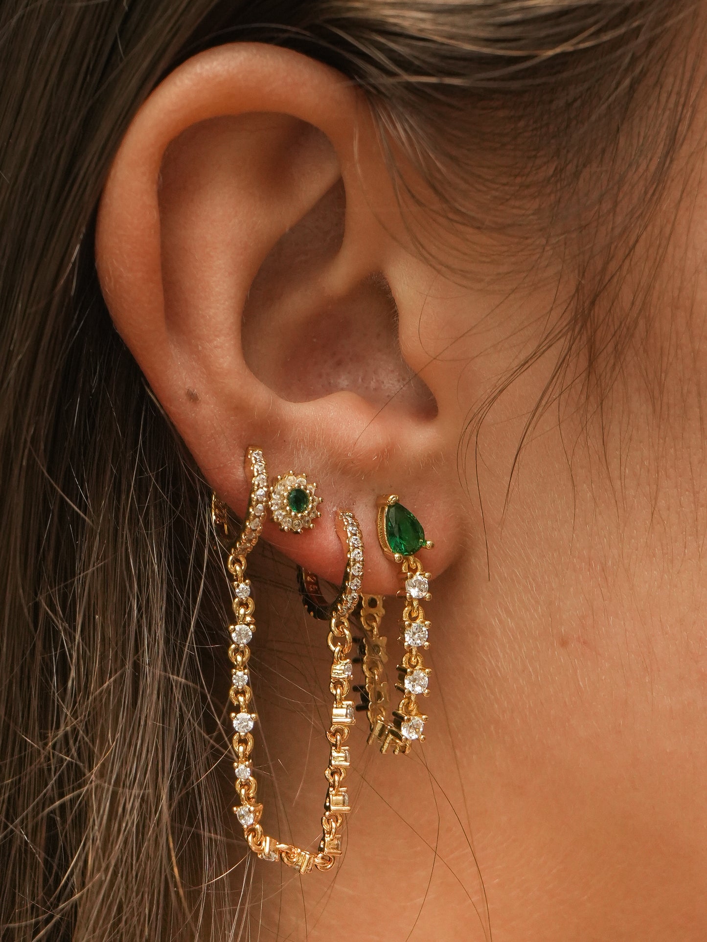 Emeralds Chain Zircons Studs